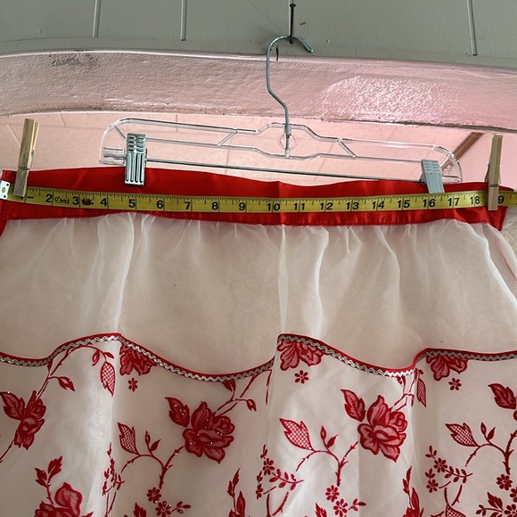 VINTAGE Handmade sheer apron with 20”ties. Floral stitched with sparkly sequins. - Picture 4 of 5